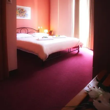 Emporikon Hotel 2*